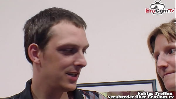 Echtes deutsches Paar macht ersten Dreier MMF beim amateur casting