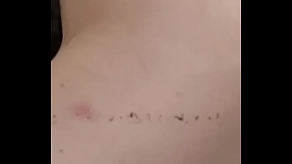 Dögös milf harisnyában hatalmas dildóval játszik