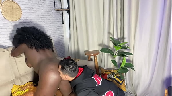 Vídeo chamada Voyeur: O Corno pede pra assistir eu fudendo gostoso com outro, enquanto ele olha e bate punheta.