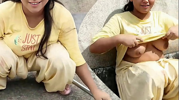 Fiatal menyecske a tetőn romantikus szexel a sógorával