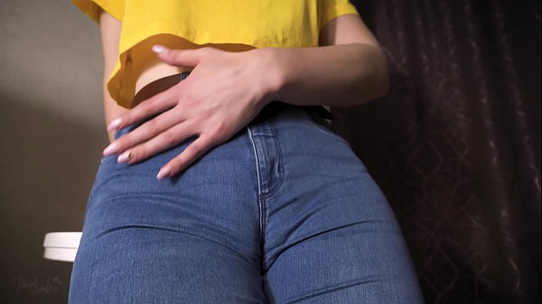 Sexy Milf Teasing Her Big Cameltoe In Tight Blue Jeans