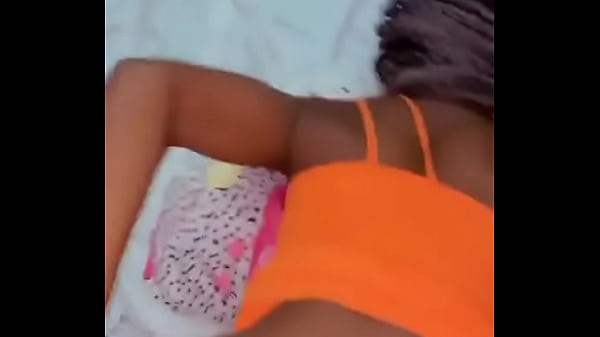 Baiser severement et exposer par son copain