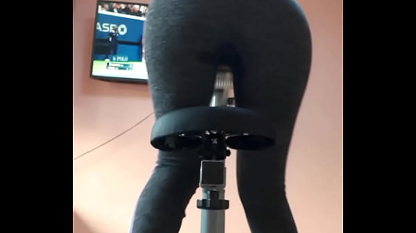 Nem akartam megszakítani az edzést és bepisiltem a leggingsembe
