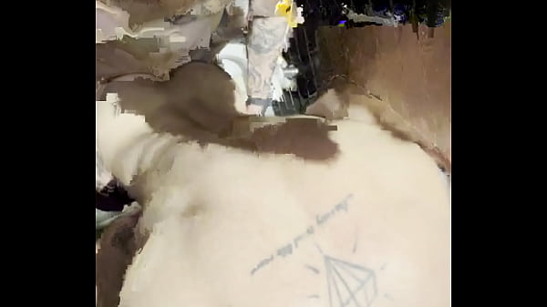 ORGIA CRU NO BANHEIRO DA BOATE