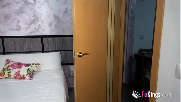 Super-MILF Carlota and her ENORMOUS TITS catch random dudes over the phone