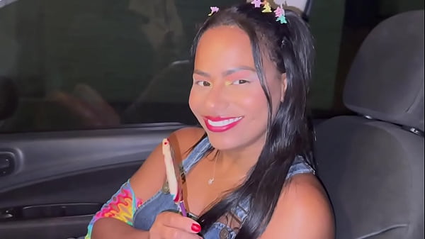 Cigány lányt szedtem fel a parkban és bekebeleztem a kocsiban