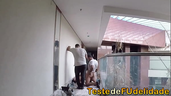 Veja o que rola por trás das cameras do pornô Brasileiro