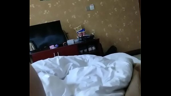 2000元网约短发气质性感美女酒店啪啪