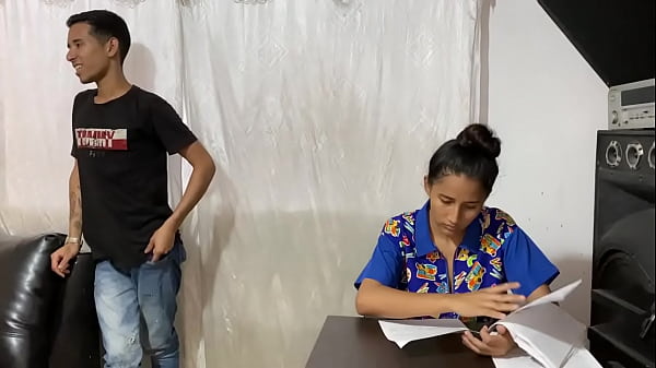 me folla ala profesora de las grandes tetas ella estan caliente y sexy