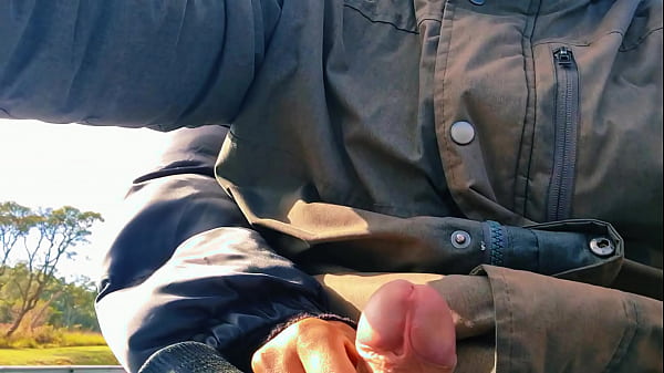 HOTWIFE Safada bateu uma na estrada até gozar!!! QUASE FOMOS PEGOS / Naughty HOTWIFE jerked off on the road until she cum!! WE ALMOST GOT CAUGHT.