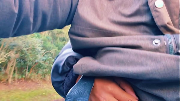 HOTWIFE Safada bateu uma na estrada até gozar!!! QUASE FOMOS PEGOS / Naughty HOTWIFE jerked off on the road until she cum!! WE ALMOST GOT CAUGHT.