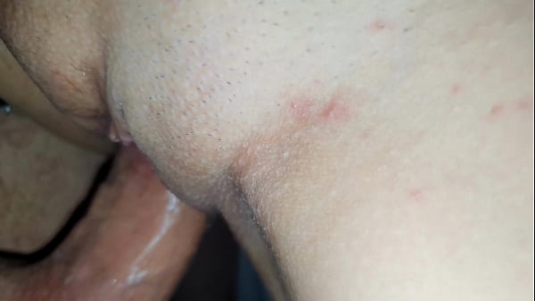 Ela agarrou meu pau, esfregou na buceta molhada e no fim pediu pra eu gozar muito dentro