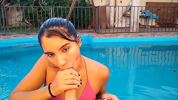 ARGENTINA AMATEUR ME HACE UN PETE EN LA PISCINA
