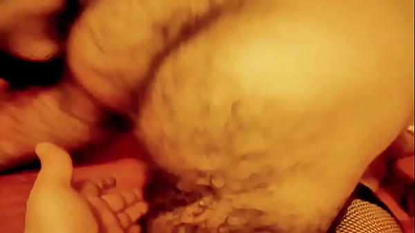 Hecho en Casa: Mi Amigo Me Folla a Mi, le Chupa La Polla a mi Marido y Hacen más cosas