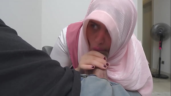 SHE IS SHOCKED! I take the risk of getting my cock out in front of Hijab woman.