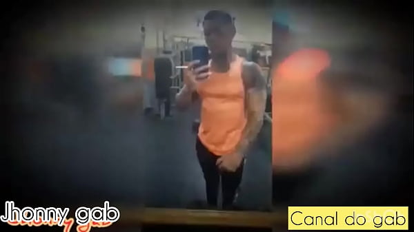 Peguei Pamela pantera no banho