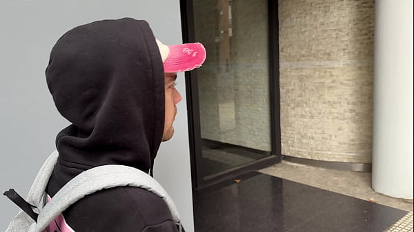 Ex-straight guy got fucked to orgasm in a McDonald’s bathroom  [4K]