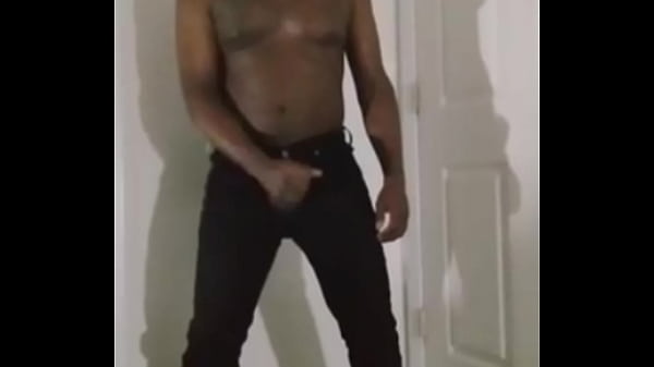 Romantikus pillanatok egy nő tiszteletére való elélvezéssel