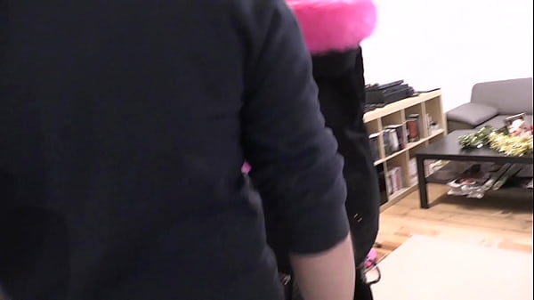 Tätowiertes Bimbo Doll erster Anal Fick !