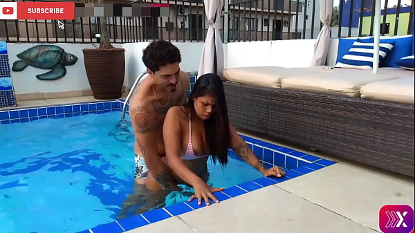 Sexo POV na piscina da Cobertura no Guarujá - Lucao e Lunna Vaz