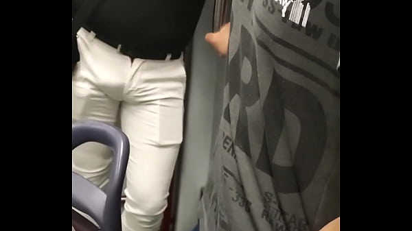 Bundle of Maduro in the subway Thumbnail