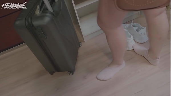 AN9-005-Hong Kong Girl travels to get cum in her mouth-女子圖鑑-港女背包客海外的激情性愛