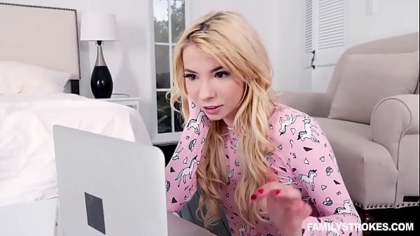 Blonde Stepsister By Her Stepbrother to Suck His Cock