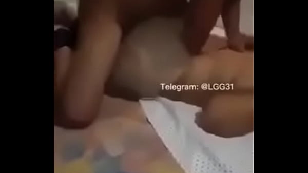 عراقي ينيج عمته وبنت عمته ويصورهم بدون ميدرون المقطع كامل بقناة التيليكرام @LGG31 تابعونا