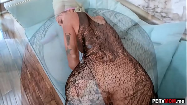 Hijab arab stepmom Cali Lee wanted stepsons huge cock