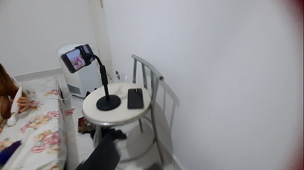 Vivi Guedez - Sucking the guy's big dick really well. Thumbnail