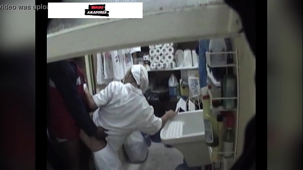 Motoboy faz sexo com faxineira de restaurante entre uma entrega e outra