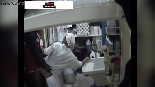 Motoboy faz sexo com faxineira de restaurante entre uma entrega e outra