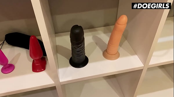 Kinky Blondie Mary Rock Decides To Finger Her Juicy Pussy On Camera Because She Didn't Know What Do In Her Free Time On Lockdown - DOEGIRLS