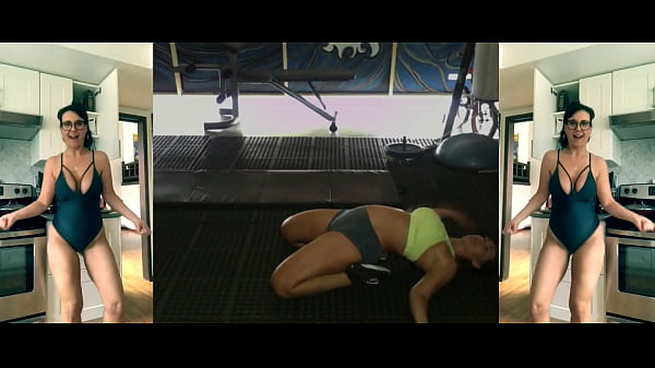 Milf mom shakes her ass Thumbnail