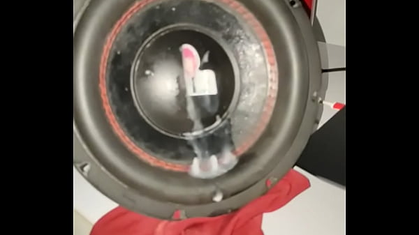 Subwoofer cumshot aftermath w/ Makima