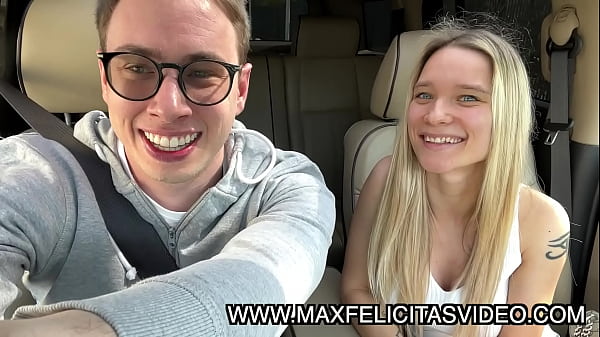 LA TETTONA ITALIANA AZZURRA EYES SI MOSTRA IN TUTTO IL SUO SPLENDORE DENTRO HUMMER DI MAX FELICITAS CHE SI SEGA IN MACCHINA
