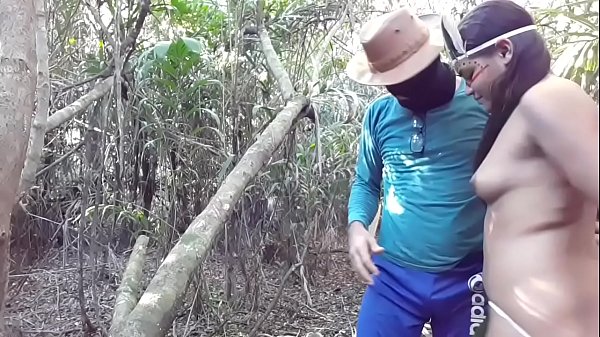 Tigresa Vip se disfarça de Índia e ataca O Lenhador mas ele vai direto no cuzinho dela