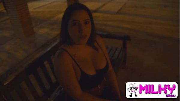 Te volveré famosa!! Con un poco de mentiras y dinero conseguí follar una venezolana de culo enorme - Adara Love
