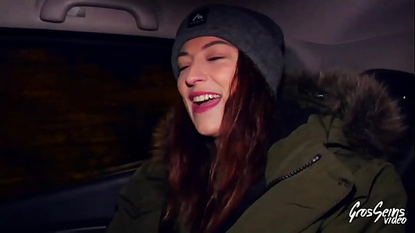 Beka, brunette aux gros seins, aime la bite