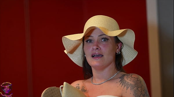Ms. Hollywood Finds Herself Needing Some Cash Fast And Is Willing To Do Whatever For It
