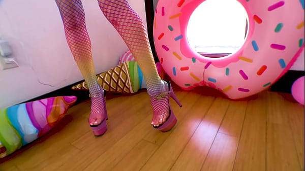 Madi Collins: POV Handloos Blowjob en Huge Load Swallow