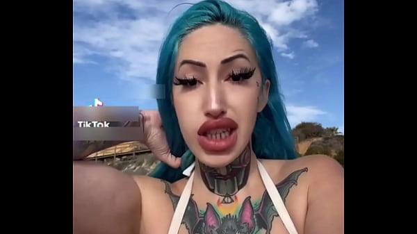 blue haired sexy otaku hot bitch Thumbnail