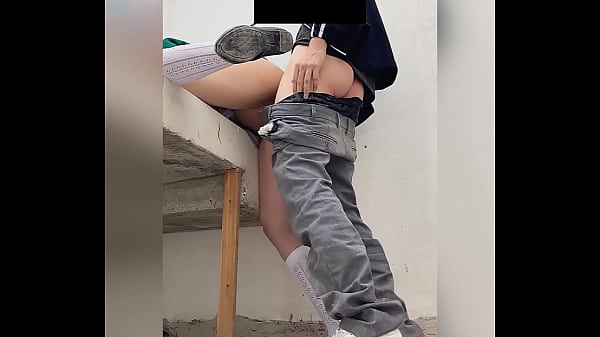 Le DAN por el CULO a Colegiala Mexicana, Se Pone SALIVA y le DUELE al Principio! Estudiantes Mexicanos Haciendo Sexo ANAL en la ESCUELA! Sexo PUBLICO Amateur !
