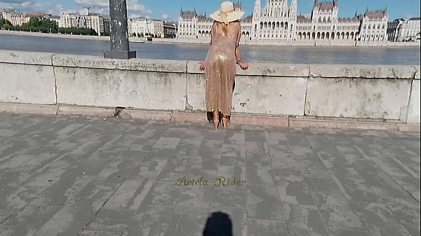 Arielarider - public transparent dres Budapest Thumbnail