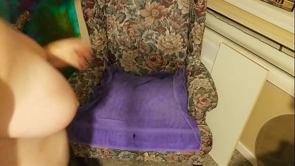 Dagadt kiscsaj keményen megdugja magát munka előtt