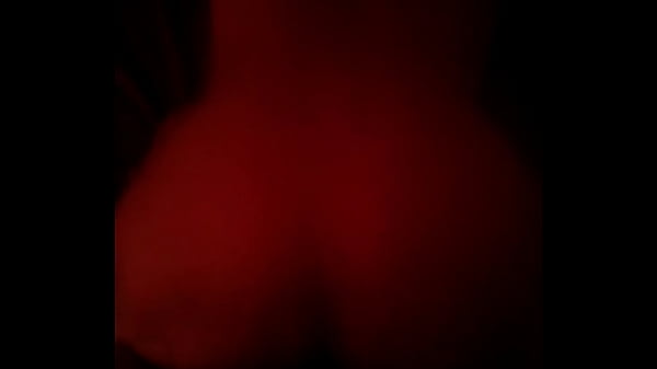 Kutyapózban megdugott nagy seggű csaj