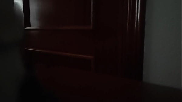 Os gemidos da minha namorada em um hotel. Ele fode o amigo e depois me manda o áudio