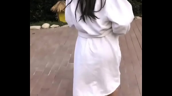 中国から来た女の子は【露出】が好き 温泉で全裸オナニー