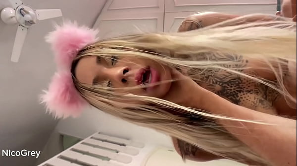 Fiatal brazil tinilány szűk punciját tönkreteszi a fotós a fotózás után