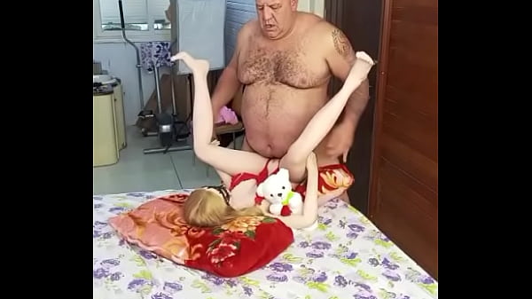 Fiatal lány iszonyat jól baszik és élvez